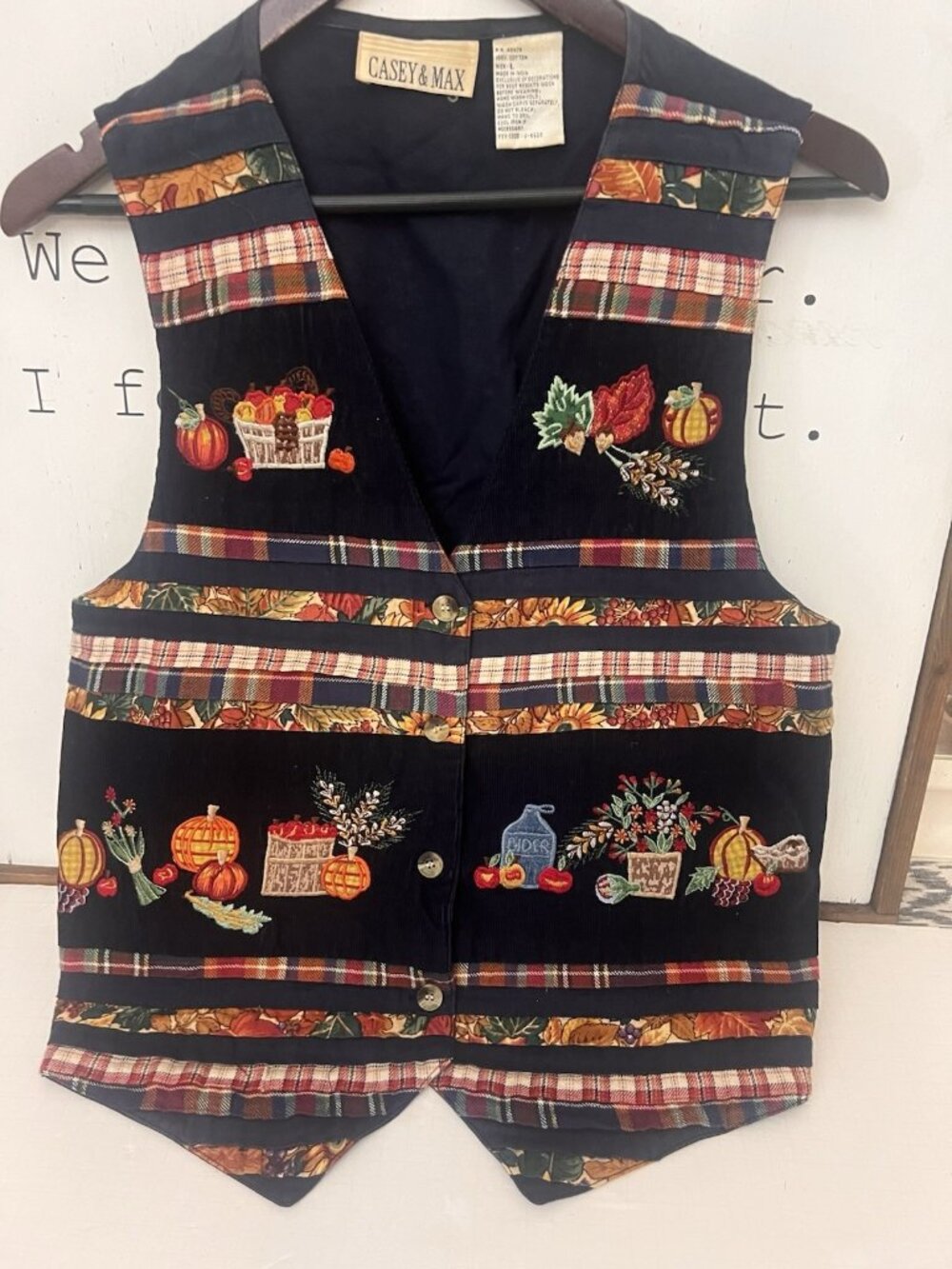 Vintage Casey & Max Halloween Fall Vest Size L Embroidered Pumpkin.   Hh